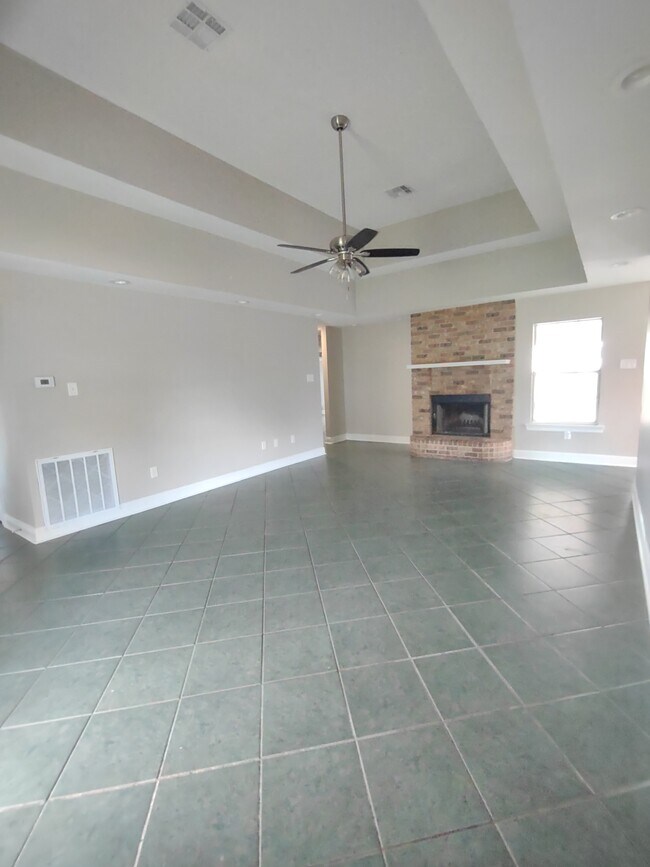 Building Photo - 108 Beaupre Dr