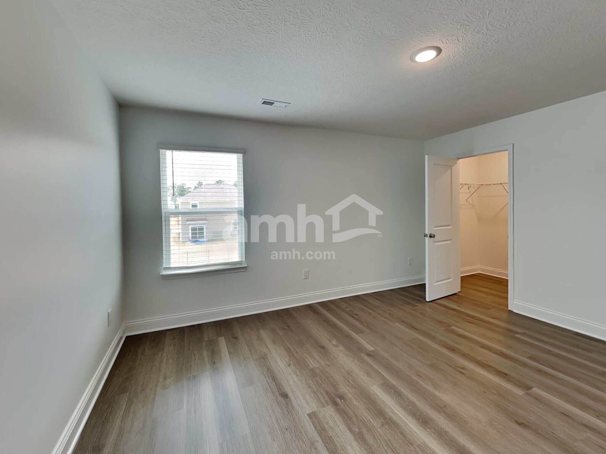 Building Photo - 405 Golden Maple Pl