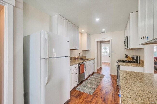 Building Photo - 3317 Paraiso Way