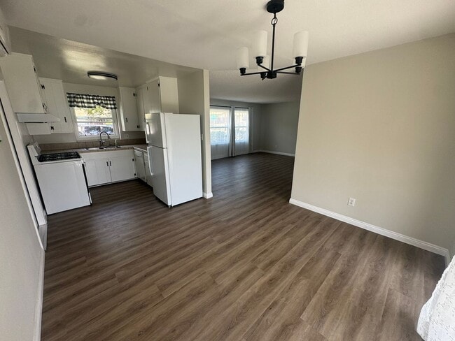 Building Photo - 1071 Osage Dr