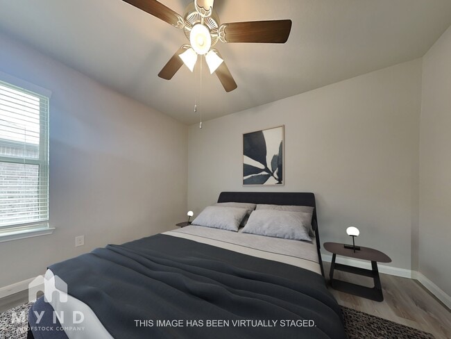 Building Photo - 3210 Sumac Dr