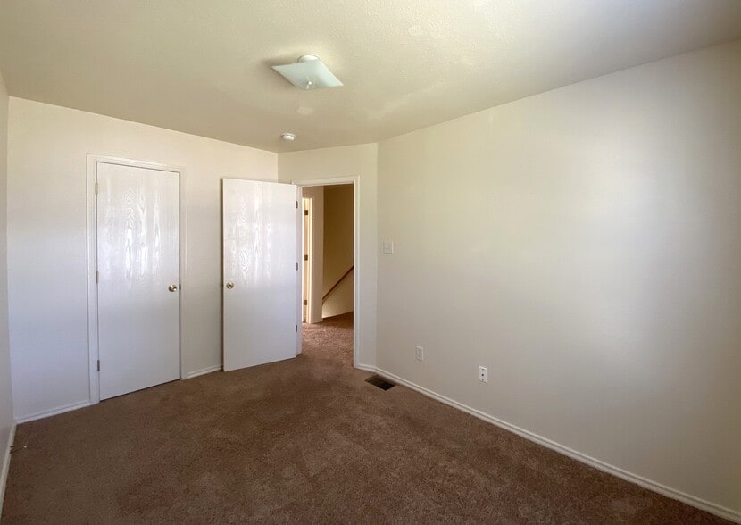 Building Photo - 4603 Hudson Dr