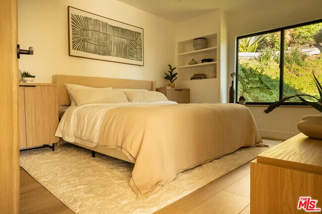 Building Photo - 7802 Torreyson Dr