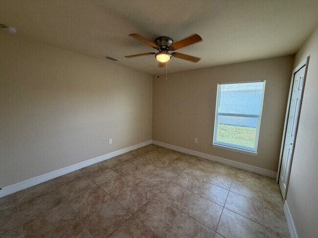 Building Photo - 3116 37th St SW