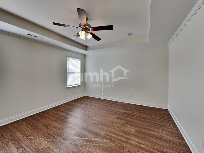 Building Photo - 5121 Jack Byrnes Dr