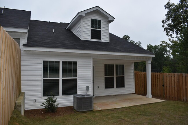 Building Photo - 4099 Taylor Pond Rd