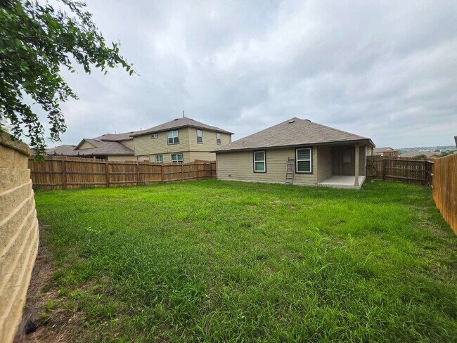 Building Photo - Ready Now – Freshly Painted & Move-In Ready!