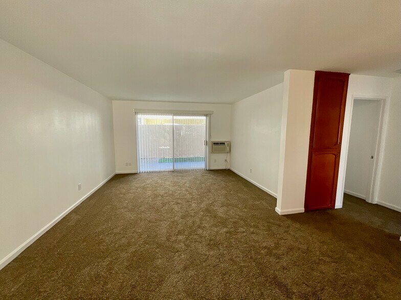 Building Photo - 1536 S Maple St