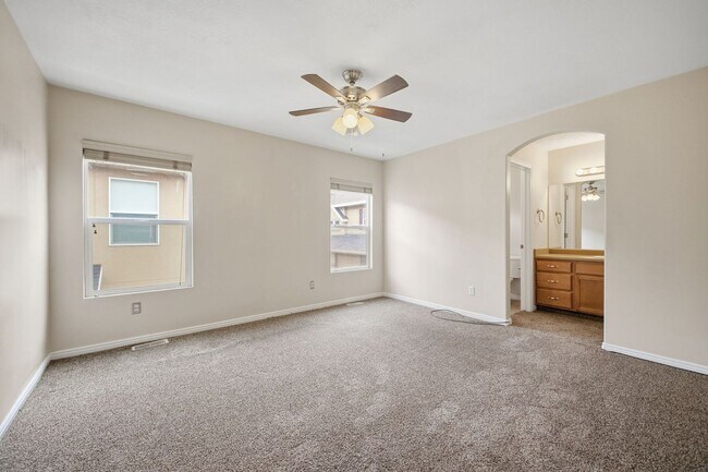 Building Photo - 1427 E 6175 S