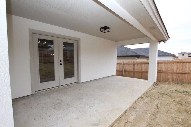 Building Photo - 1011 La Muralla St