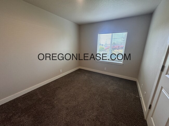 Building Photo - 1100 Q St