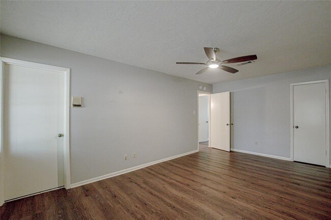 Building Photo - 223 Normal Park Dr