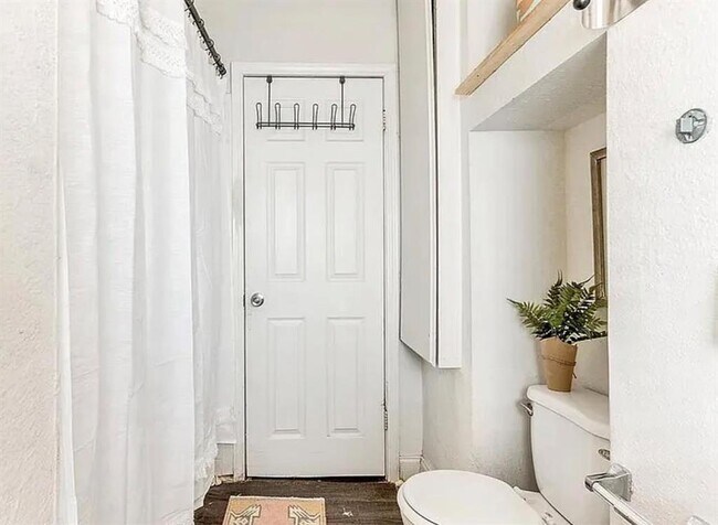 Building Photo - 2140 NW 36th St