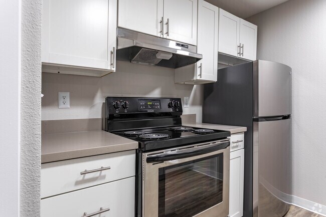 1BR, 1BA - 660 SF - Alcove