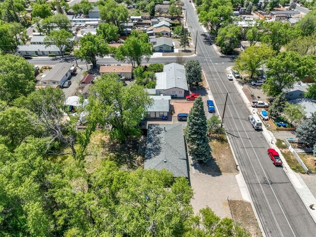 Building Photo - Huge Backyard Close to Downtown Prescott!