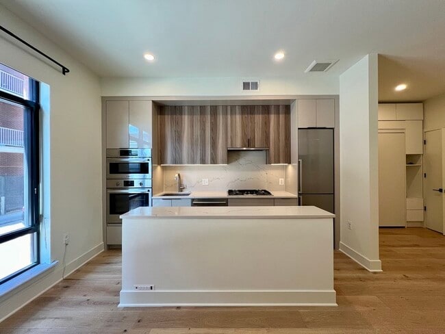 Building Photo - 801 N St NW