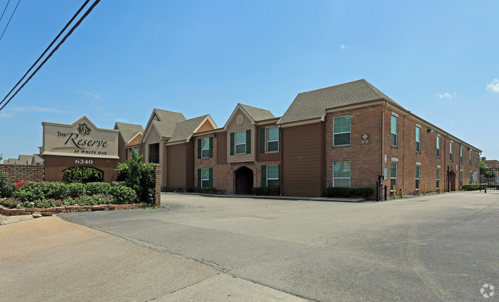 Building Photo - The Reserve at White Oak