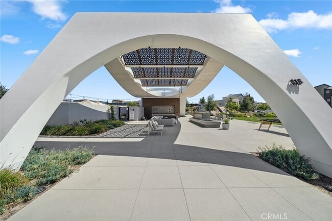 Building Photo - 264 Merit