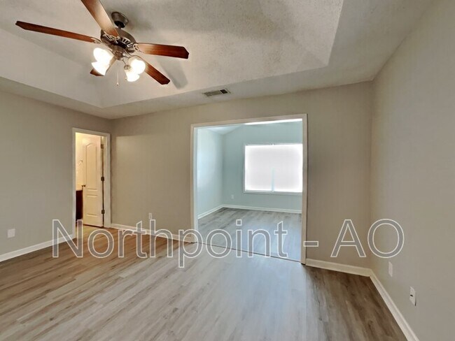 Building Photo - 8616 Thomas Ln