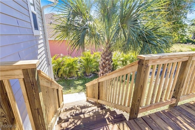 Building Photo - 10697 Holly Rd