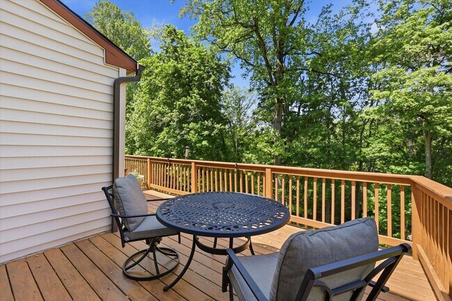 Building Photo - 3B/2.5B Single Family Home In West Chester With Private Back Yard!