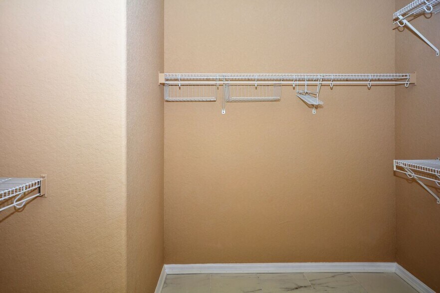 Building Photo - 10747 Masters Dr