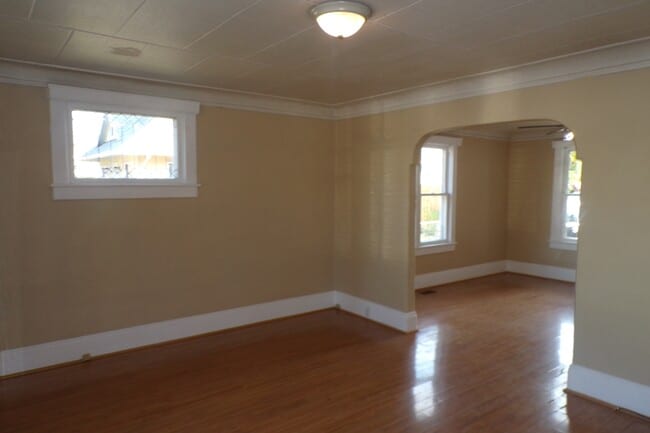 Building Photo - 4912 SE 99th Ave