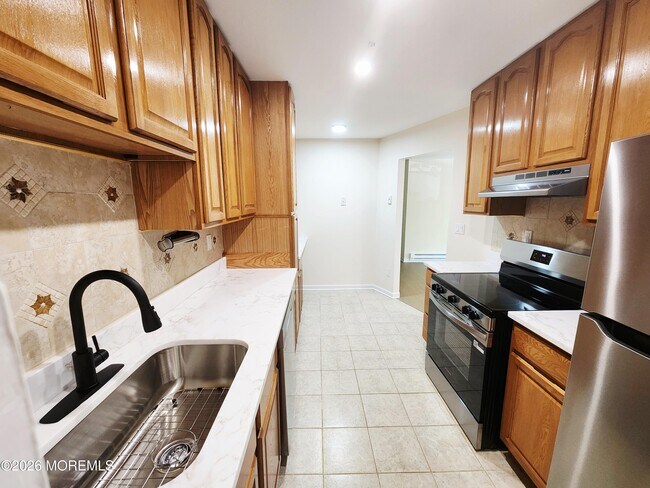 Building Photo - 26 Meadow Green Cir