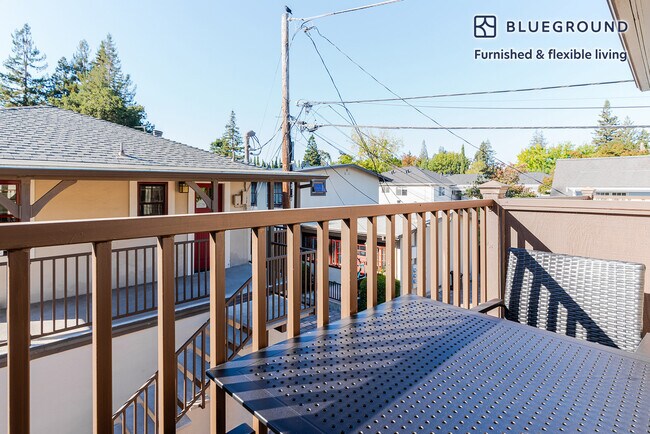 Building Photo - 321 Hawthorne Ave