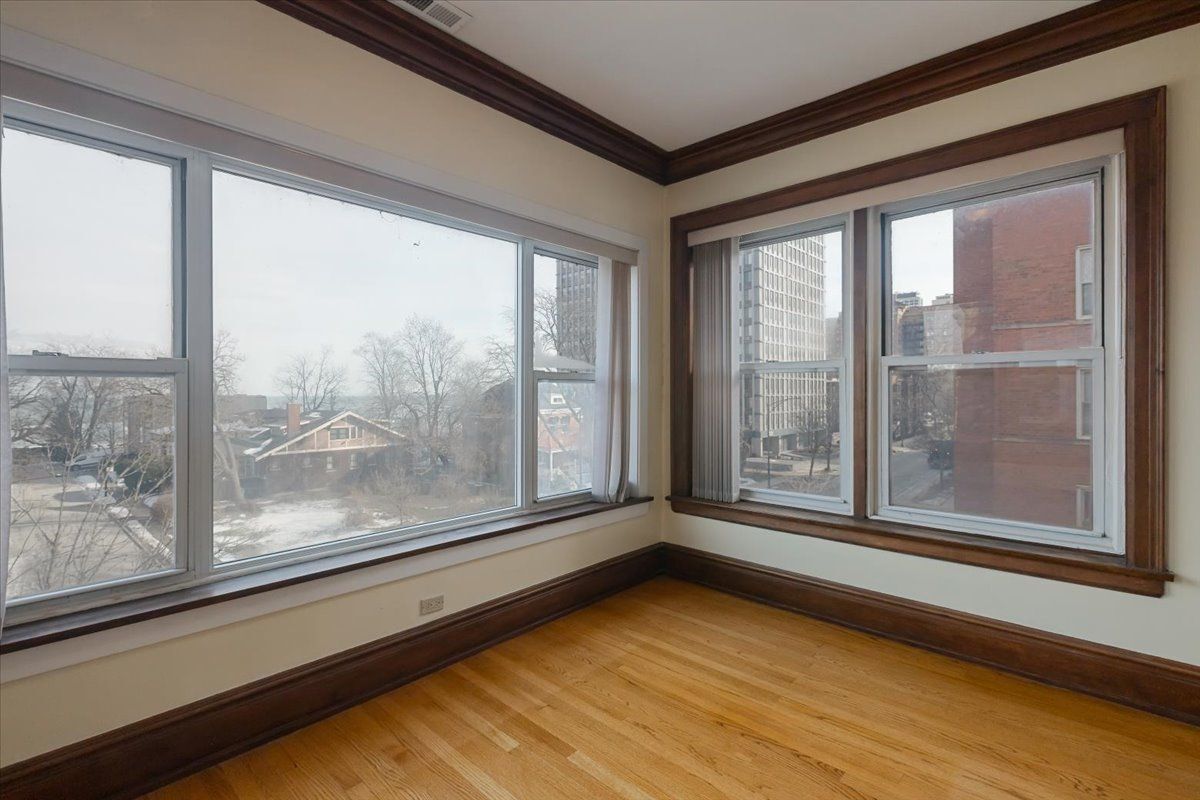 Building Photo - 7216 S South Shore Dr