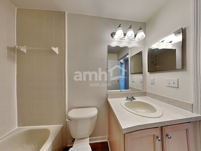 Building Photo - 12241 Woodglen Cir