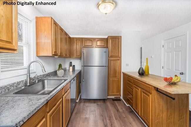 Building Photo - 657 W Swanzey Rd