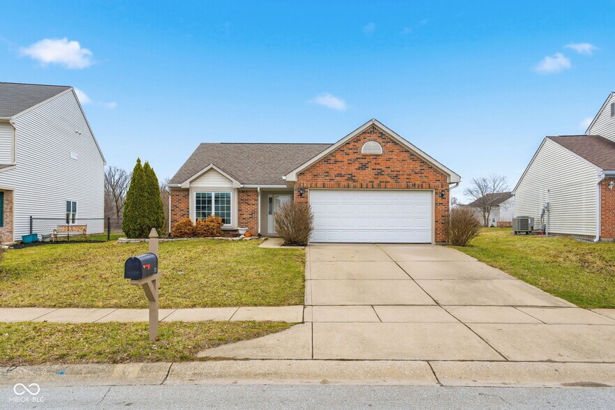 Building Photo - 781 Hollowood Ln