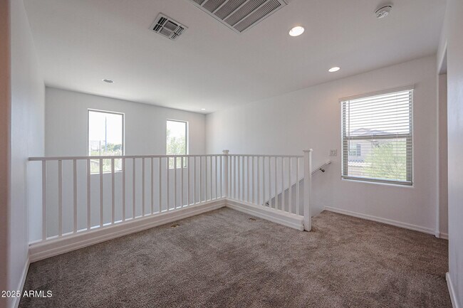 Building Photo - 3332 W Dunbar Dr
