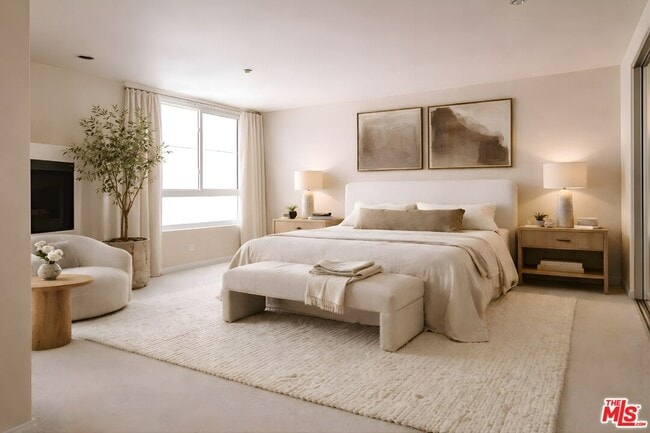 Building Photo - 2030 S Bentley Ave