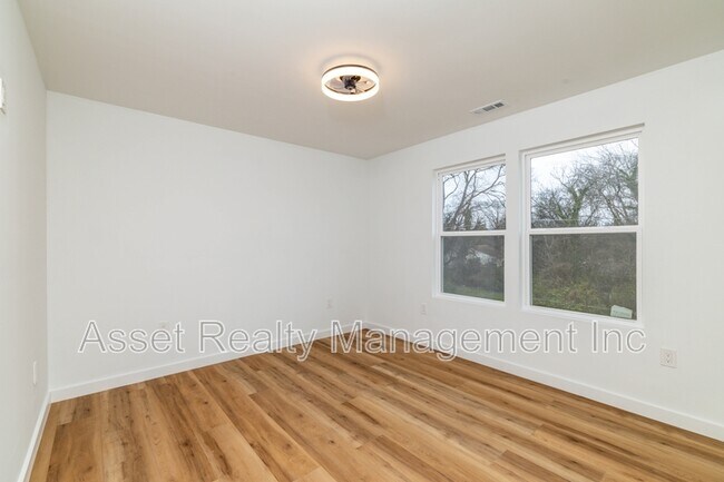 Building Photo - 3412 Ashland Ave