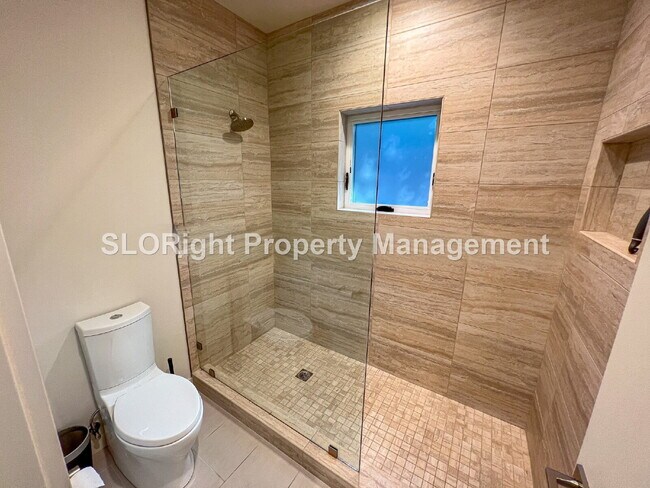 Building Photo - AVAILABLE SEPTEMBER- Fully Furnished Modern Home in San Luis Obispo - 4 Bedroom / 3 Bathroom