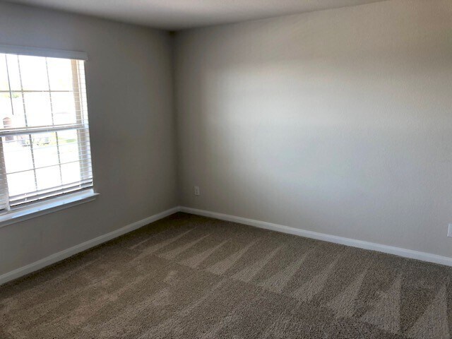 Building Photo - New Braunfels 4 bedroom