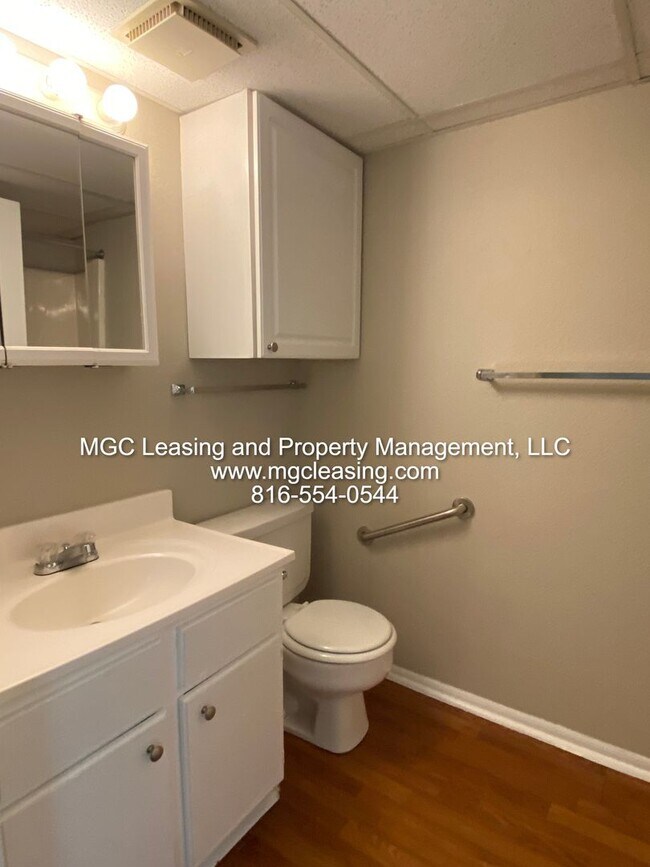 Building Photo - LeGrand Apartments - Downtown Lee's Summit...