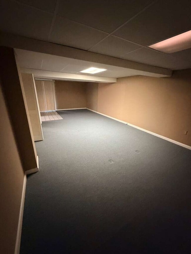 Building Photo - 6319 Raritan Ct