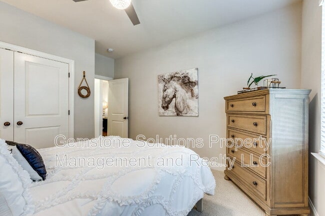 Building Photo - 1050 Nolencrest Dr