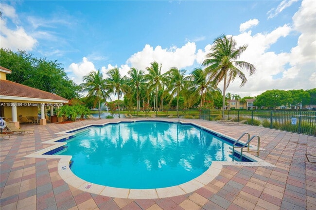 Building Photo - 2406 Centergate Dr