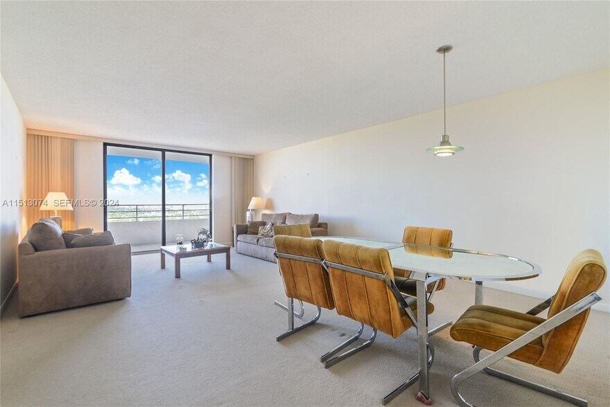 Building Photo - 2500 Parkview Dr