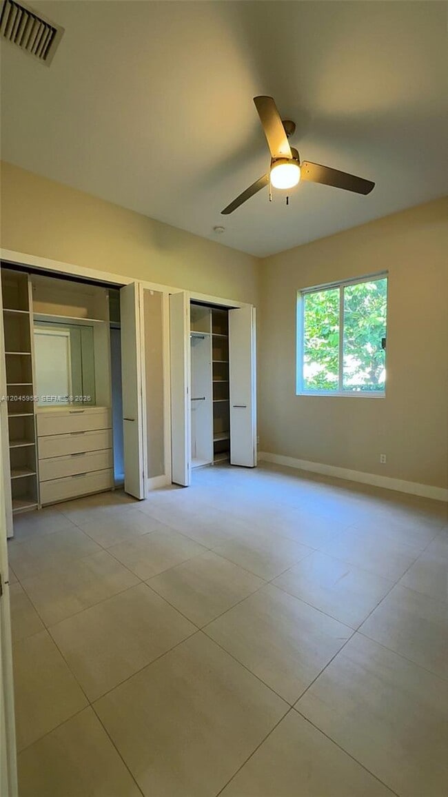 Building Photo - 12802 Grand Oaks Dr