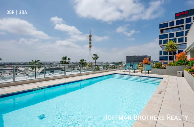 Building Photo - 5839 W Sunset Blvd
