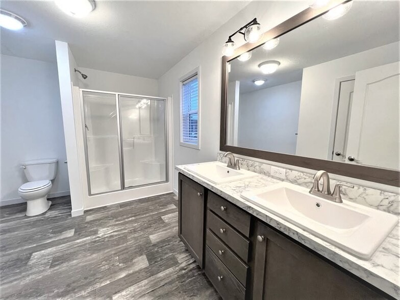 Building Photo - 17082 Coventry Ln