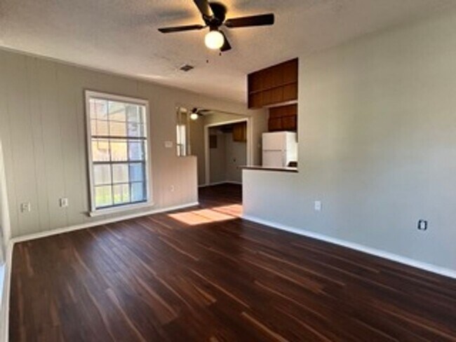 Building Photo - Long Beach home for rent