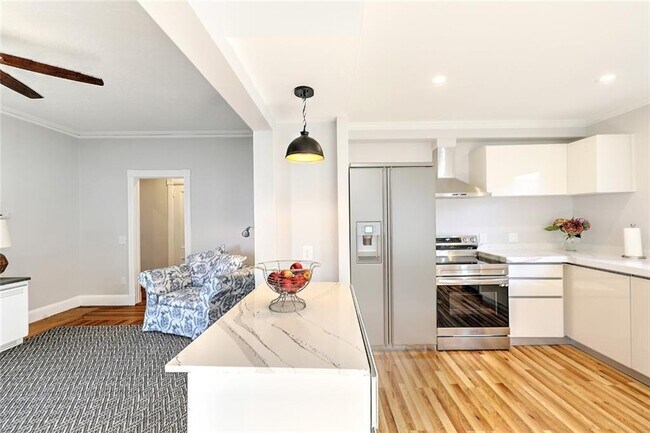 Building Photo - 13 Rhode Island Ave