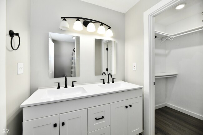 Building Photo - 1929 Prospect St