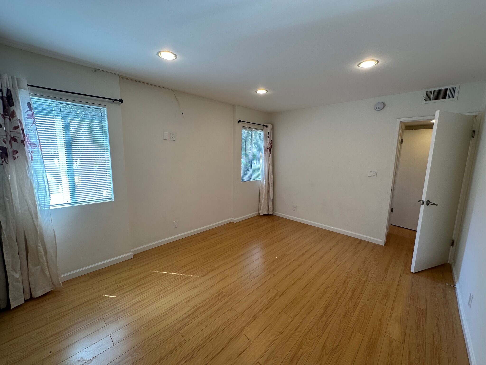 Bedroom - 18307 Burbank Blvd